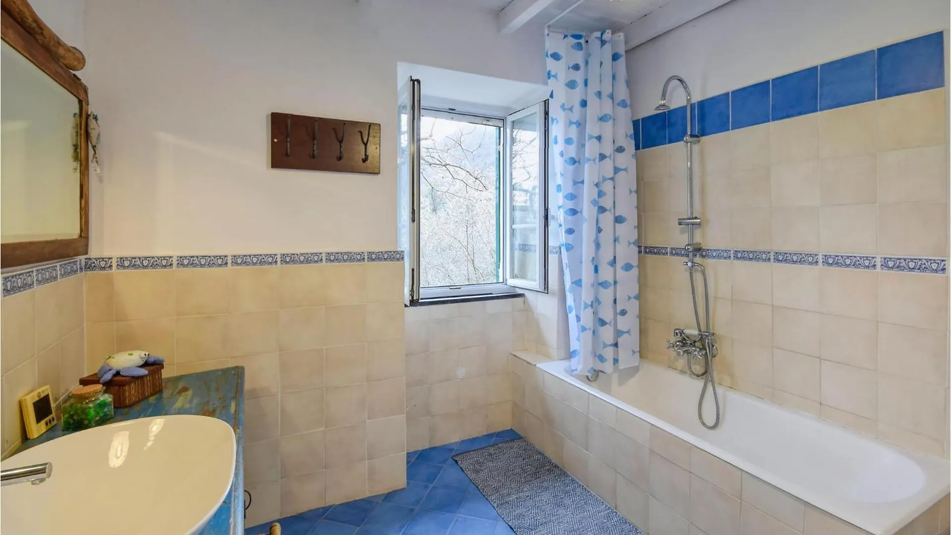 3 Bedroom Gorgeous Home In Uscio 0*,  Italy