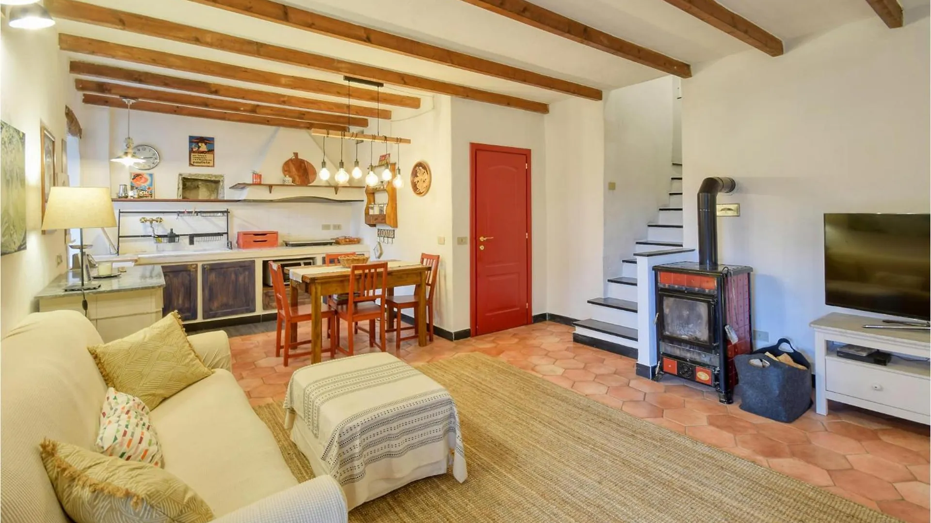3 Bedroom Gorgeous Home In Uscio Italy